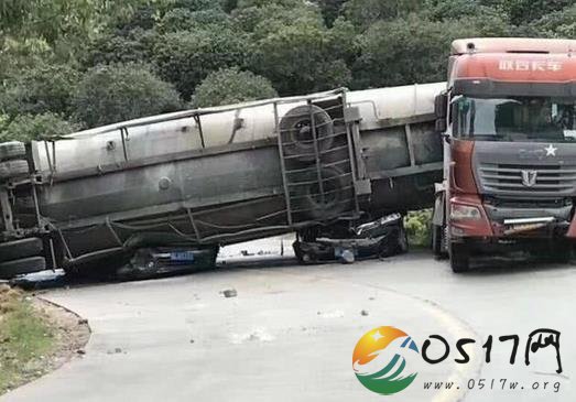 惠州惨烈交通事故 现场实在是太惨了