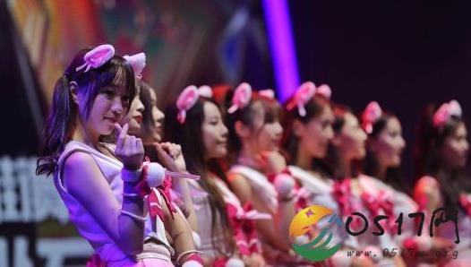 第十六届ChinaJoy开幕 台风也无法阻挡她的热度