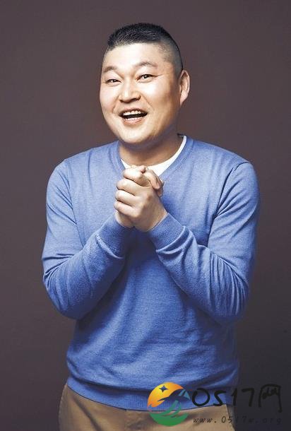 韩国主持人姜虎东父亲去世 低调为父亲举办葬礼