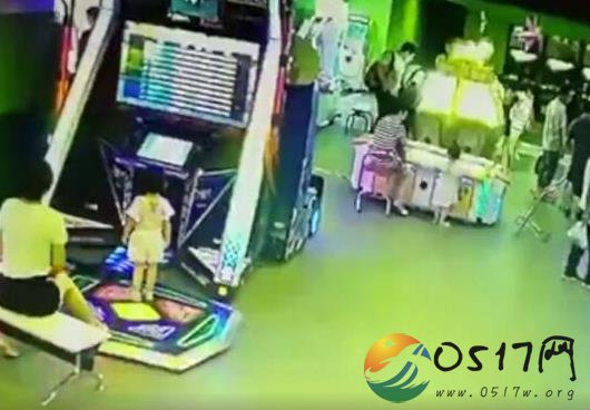 男子敲诈电玩城 不给钱就报警举报电玩城