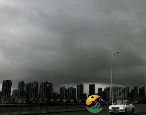 南京台风登陆 昨晚就出现强风雨天气
