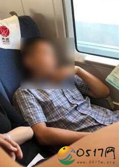 男子拒对号入座 列车长来了男子也无动于衷