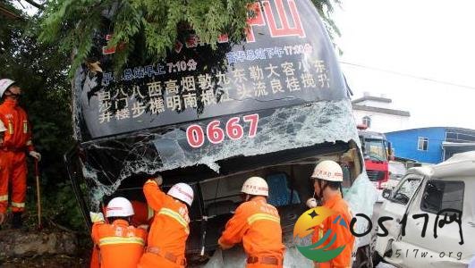 桂林一大客车相撞 事故是否造成人员伤亡情况出现