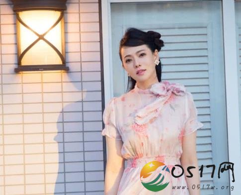 伊能静被批太滥情 微博回应做自己喜欢的人就行