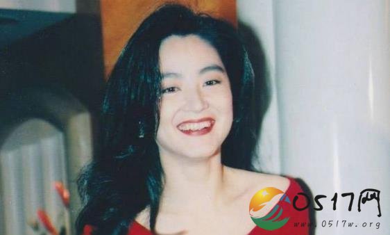 林青霞被曝离婚 难道是她的老公出轨了吗