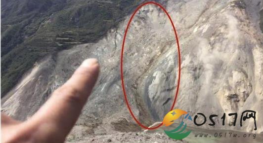继金沙江山体滑坡后 山体滑坡附近出现裂缝