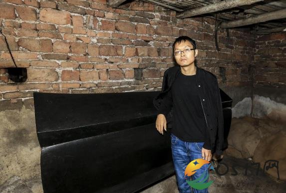 小伙买棺材在家等死 只因化疗的时候感染了
