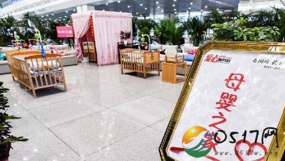 男子在母婴室霸座 明知是母婴室为何还进去