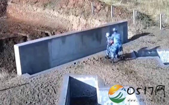 新兵失手班长救人 爆炸瞬间将其救下