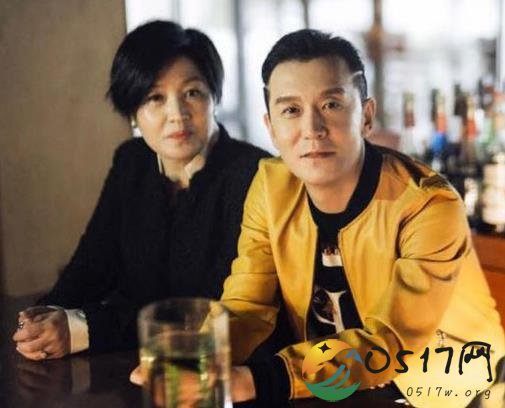 哈文首发文回应李咏去世 希望这次不是网友的恶作剧