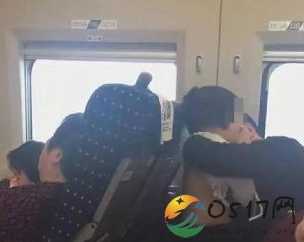 男子疑似高铁猥亵女童事件 因两人系父女不构成猥亵