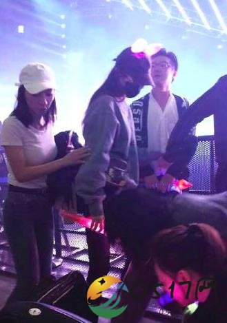 唐嫣低调看断眉演唱会 大婚后为何没能和罗晋继续浪漫