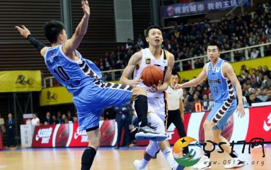 广夏主教练李春江不服气 明明占了便宜为何不服气