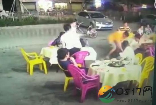 店主见义勇为被追责 见义勇为为何还被追债