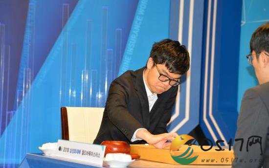 柯洁最年轻六冠王 柯洁背后也付出了很多的努力