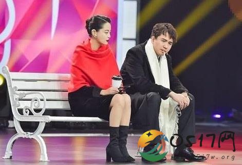 辛芷蕾翟天临同游迪士尼被曝光 难道两人已经恋爱了吗