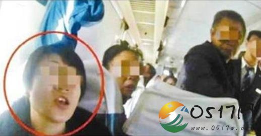 南京女子大闹高铁 霸占座位竟然还理直气壮