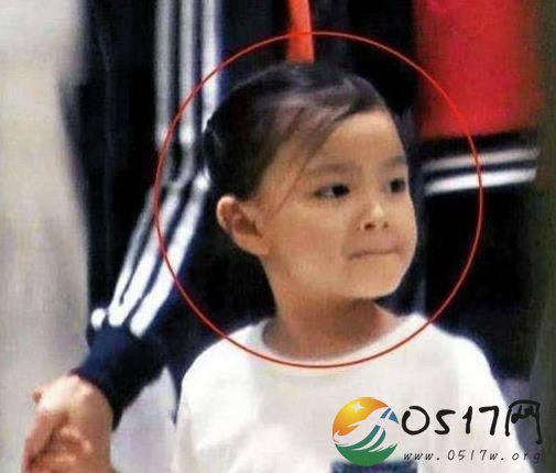 刘德华公开女儿正面照片 之前为何不公开女儿长相