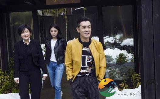 李咏妻子哈文平安夜感慨 网友纷纷留言祝福她