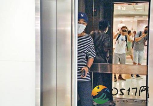 刘恺威离婚后现身 不想谈及离婚相关内容