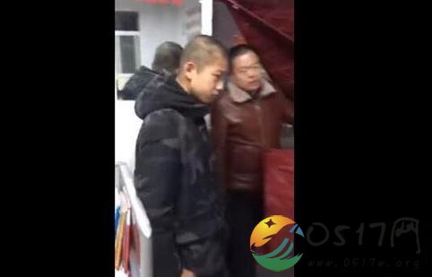 学生迟到被剃光头 迟到为何要被剃头