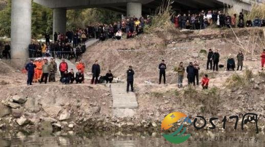 出租司机救人溺亡 家属因接受不了被送往医院治疗