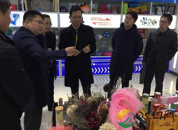 曹曙春率市人社局调研组到洪泽调研就业创业和新春用工情况
