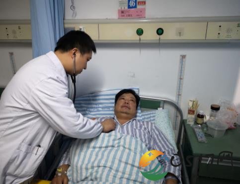 高速上突发心梗险丢命 二院医生全力抢救获锦旗