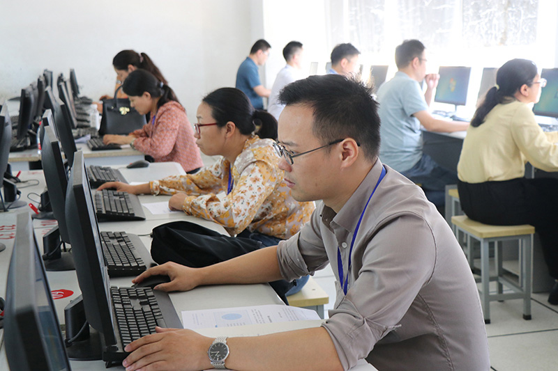 淮安市高中物理学科青年教师教学基本功大赛在淮安中学举行